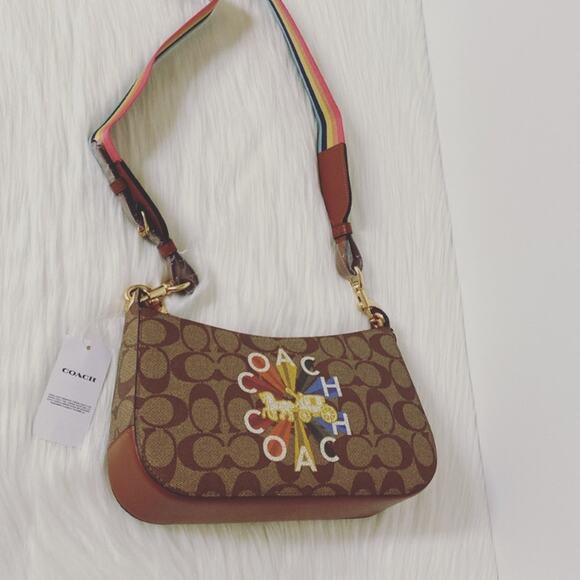 💃New Coach Jes Baguette In Signature Canvas With Coach Radial Rainbow - Picture 9 of 10